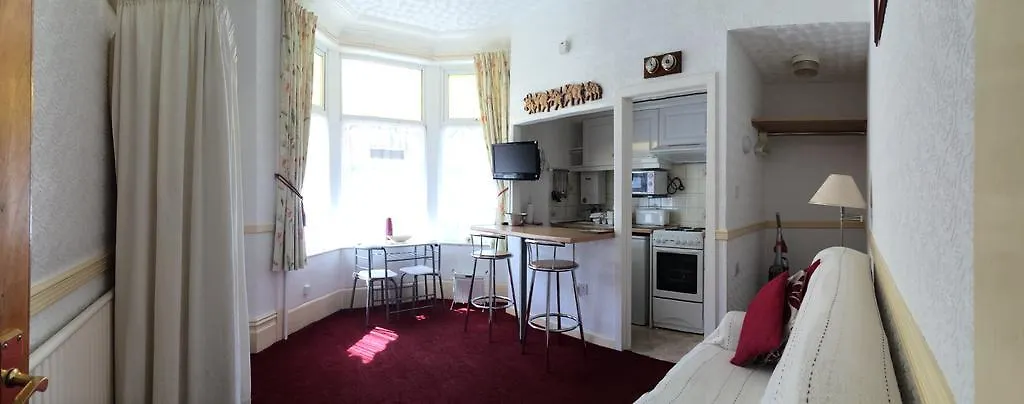 Lyndale Holiday Flats Blackpool Apartment