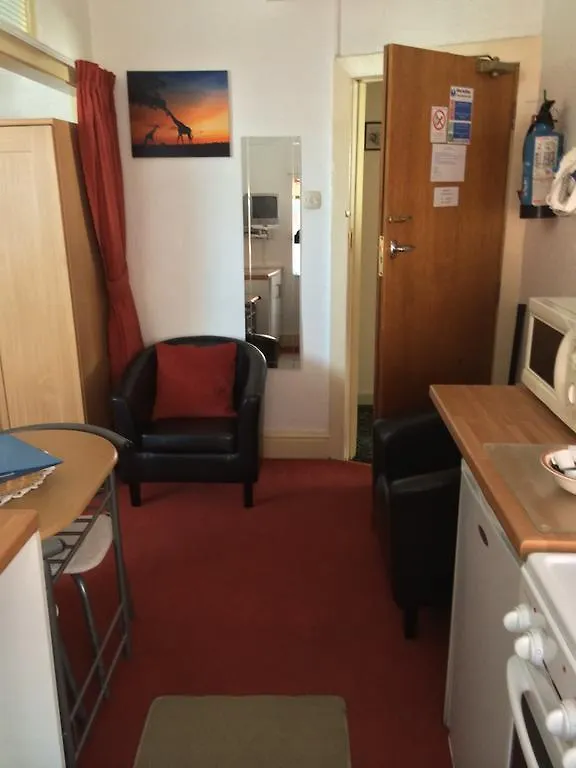 Lyndale Holiday Flats Blackpool Apartment