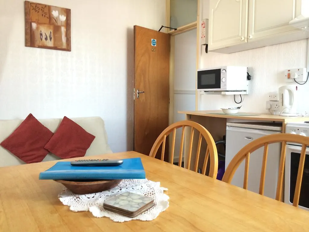 Lyndale Holiday Flats Blackpool Apartment