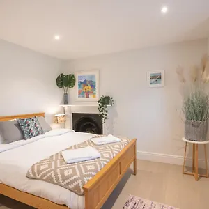  Apartment Spacious 1br Victorian Flat In Cotswolds - Free Parking United Kingdom